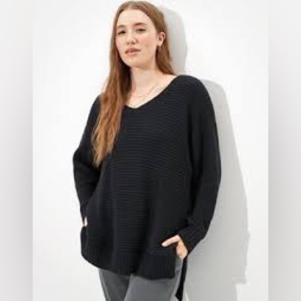 American Eagle Oversized Black V-Neck Knit Sweater Tunic Size Medium